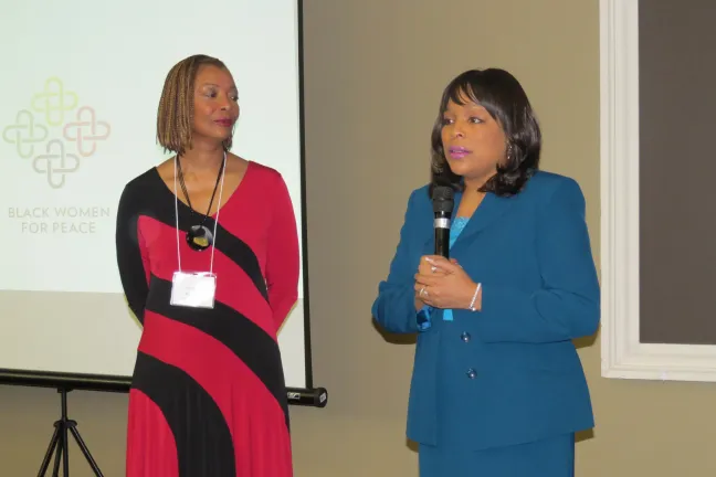 La comisionada Smith en el evento de los Premios Mujeres Negras por la Paz