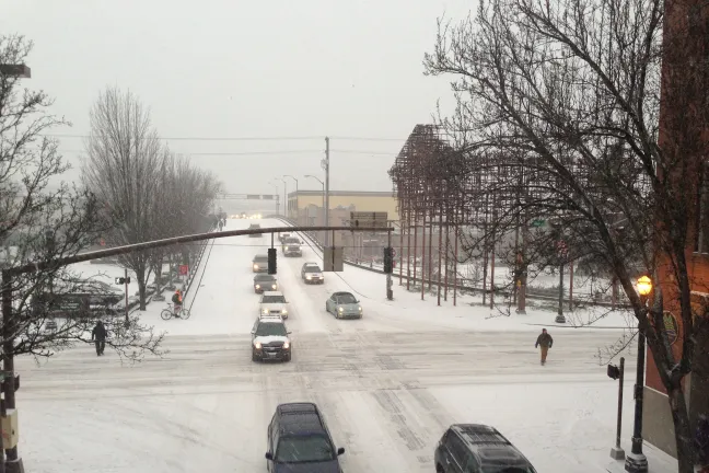 Hawthorne Blvd. durante la tormenta de nieve del invierno de 2014 