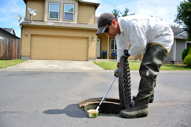 Sedimentation manholes