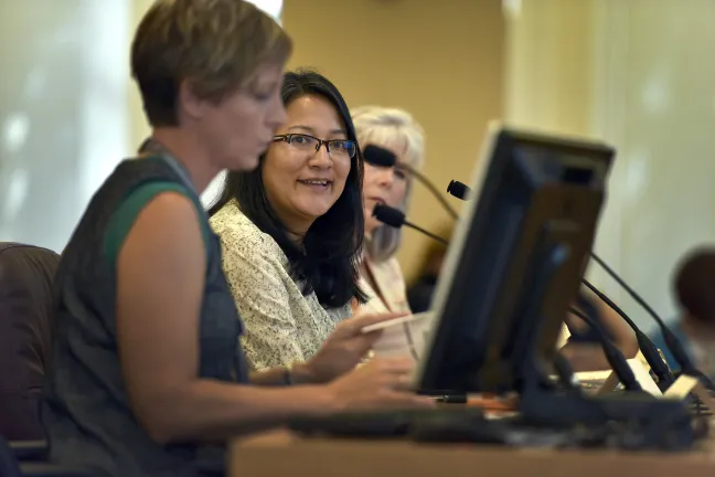 Bandana Shrethsa, directora de participación comunitaria de AARP Oregon. 