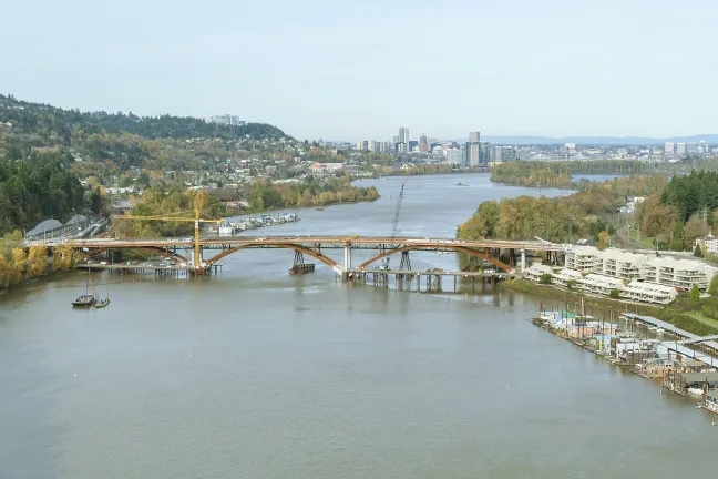 The new Sellwood Bridge takes shape.