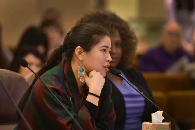 Emily Lai trabaja con adolescentes en derechos reproductivos a través de Momentum Alliance.