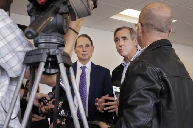 U.S. Senators Ron Wyden and Jeff Merkley