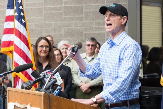 U.S.Senator Ron Wyden speaks to media about Eagle Creek fire on Saturday in Troutdale