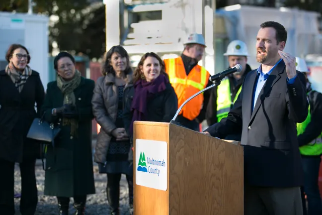 Tom Heger of JE Dunn describes the topping out tradition.