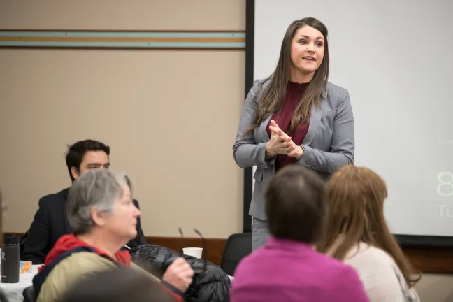 Senadora Shemia Fagan.