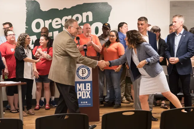 Deborah Kafoury congratulates Tom Chamberlain.