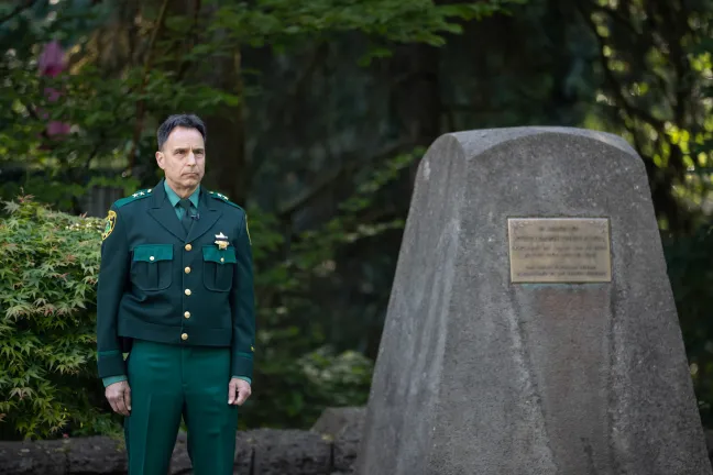 Los procedimientos oficiales comenzaron con una ceremonia matutina en el Loll Memorial, en la esquina de Southwest 35th Avenue y Southwest Arnold Street en Portland, donde el ayudante del sheriff Ernest Loll fue asesinado a tiros en septiembre de 1935. 