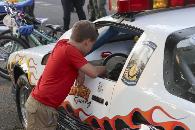 Escenas de la Noche Nacional en Maywood Park.