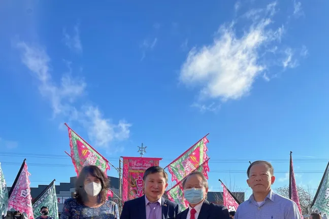 Commissioner Meieran at the Vietnamese Tet Festival with Lee Po Cha (IRCO) and President Thao Tu Duc of the Vietnamese Community of Oregon.