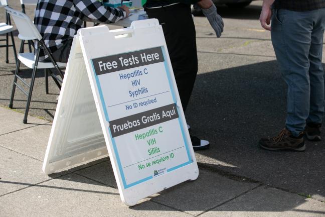 A sign that says free test signs