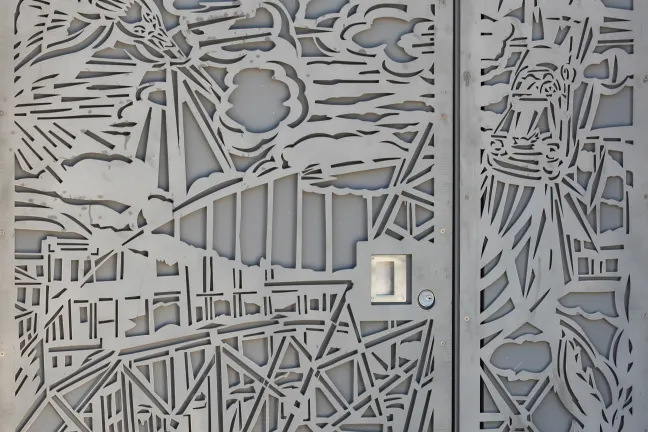Steel mural on exterior of the Central Courthouse depicts the bridges of Multnomah County.