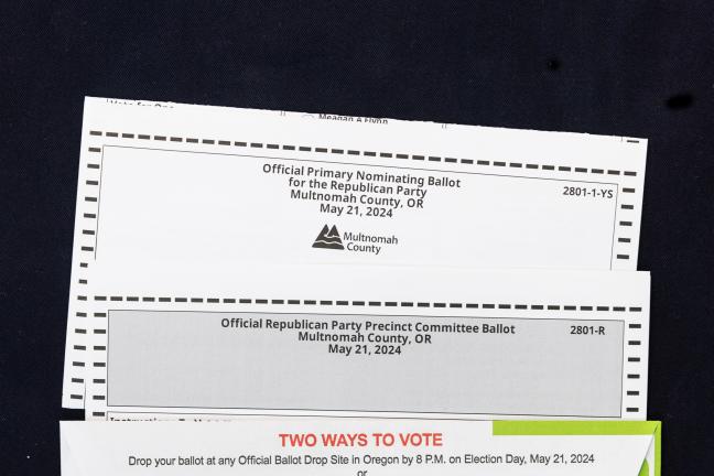 A ballot and envelope — don't forget to sign! — for the May 21, 2024, Primary Election.