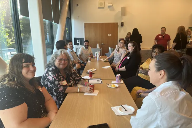 Recepción del Consejo Asesor de IDDSD en la Biblioteca de Midland 