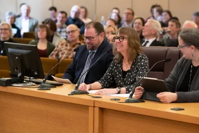 Director of Libraries Vailey Oehlke addresses the Board of Commissioners  Jan. 30, 2020.