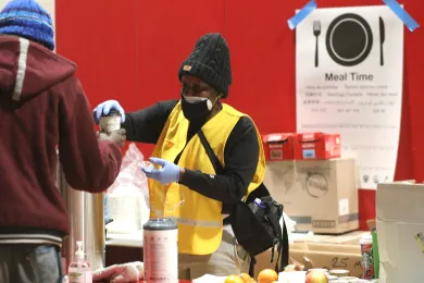 Volunteers work at the Salvation Army warming shelter, Dec, 2021 (Stephanie Yao Long, City of Portland)