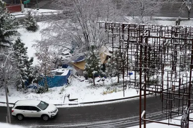 Image of tents covered in snow, December 2021. Near Morrison Bridge in SE Portland. Image from Multnomah County.