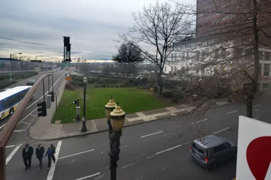 Hawthorne bridgehead