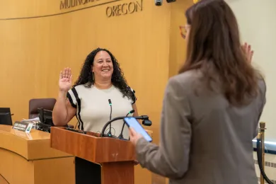 Commissioner Shannon Singleton is sworn in by County Attorney Jenny Madkour
