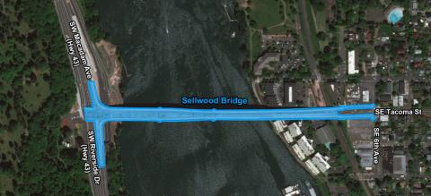 Map graphic highlighting the area within 10' of the county-maintained areas around the Sellwood Bridge.