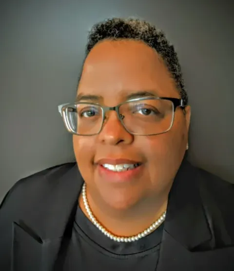 Photo of Shelley Ashford