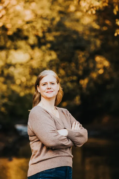 Stacy Cowan Headshot