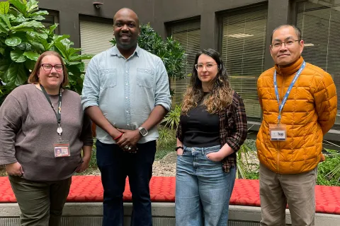 Personal del equipo de prevención del suicidio del condado de Multnomah.