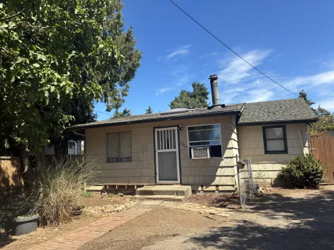 7824 SE 64TH